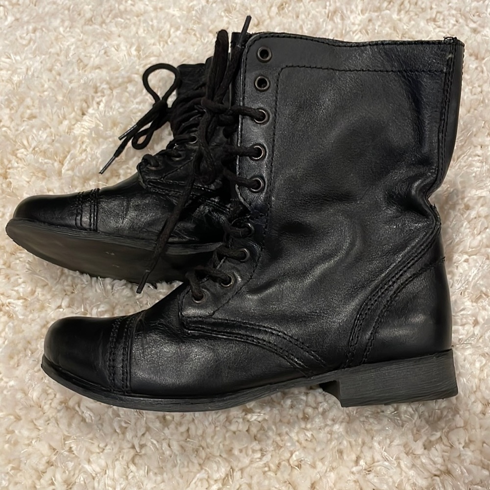 Steve Madden black leather lace up boots